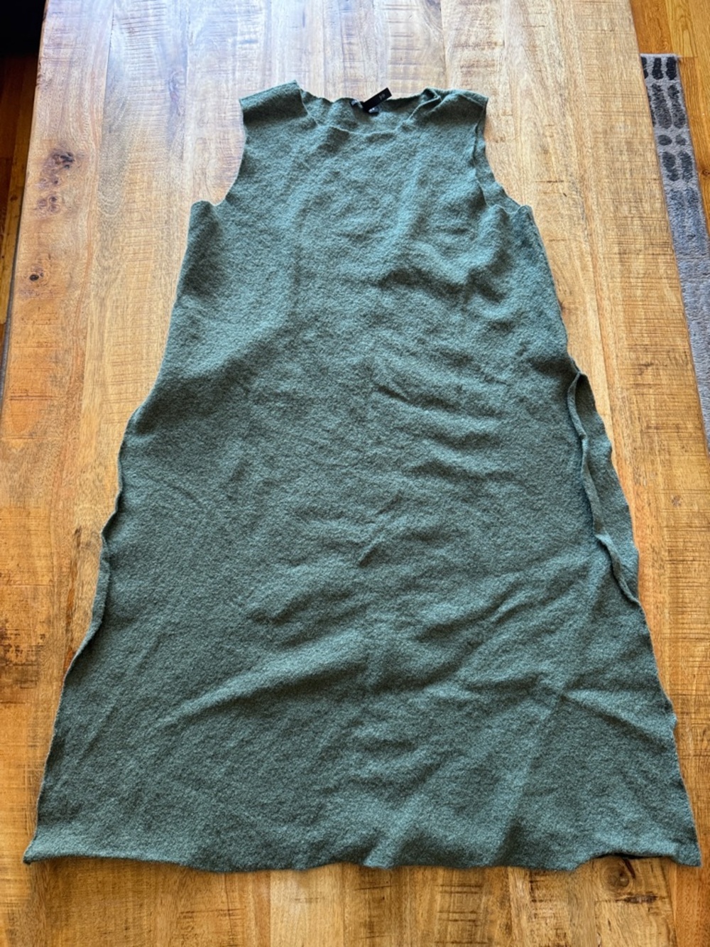 Eileen Fisher 100% organic linen green sleeveless Shift sweater vest EUC